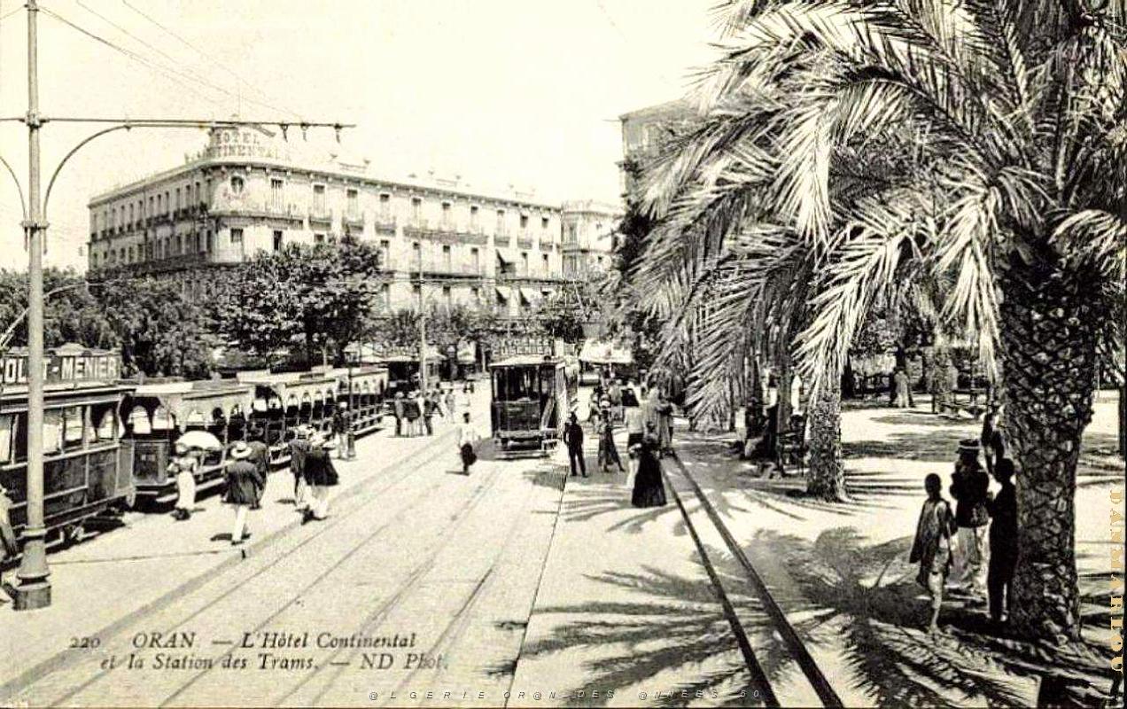 PA c- 006- Place d'Armes- trams et autobus.jpg